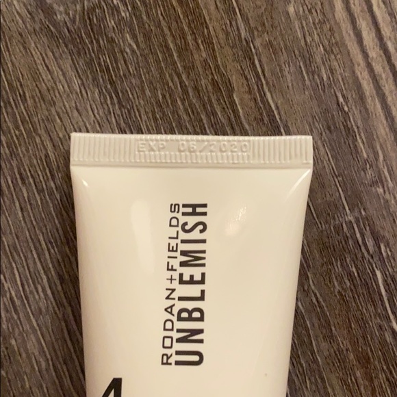 Rodan+Fields UNBLEMISH Shine-Free Lotion